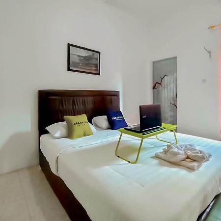 Urbanview Hotel Bagoes Sintang By Reddoorz Zewnętrze zdjęcie