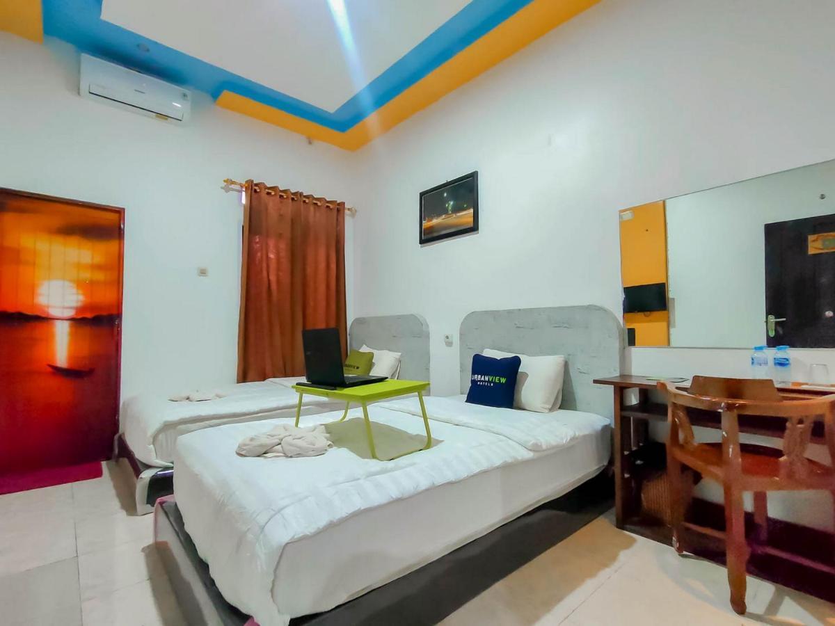 Urbanview Hotel Bagoes Sintang By Reddoorz Zewnętrze zdjęcie