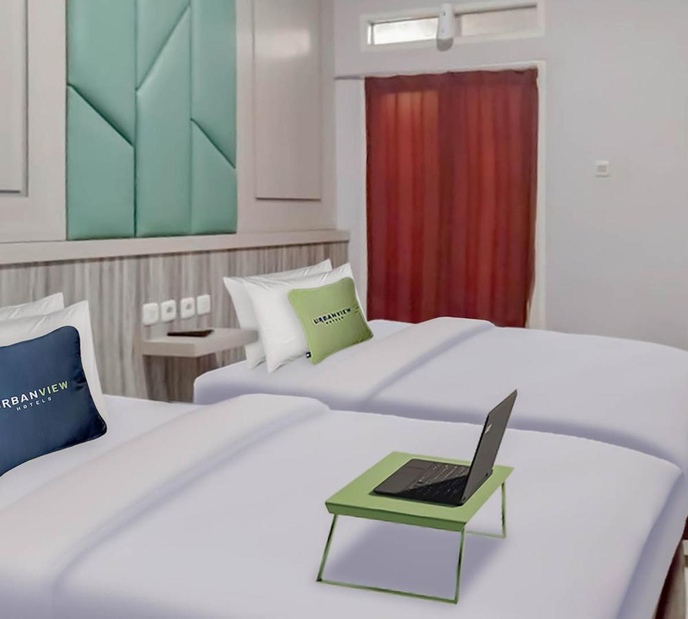 Urbanview Hotel Bagoes Sintang By Reddoorz Zewnętrze zdjęcie