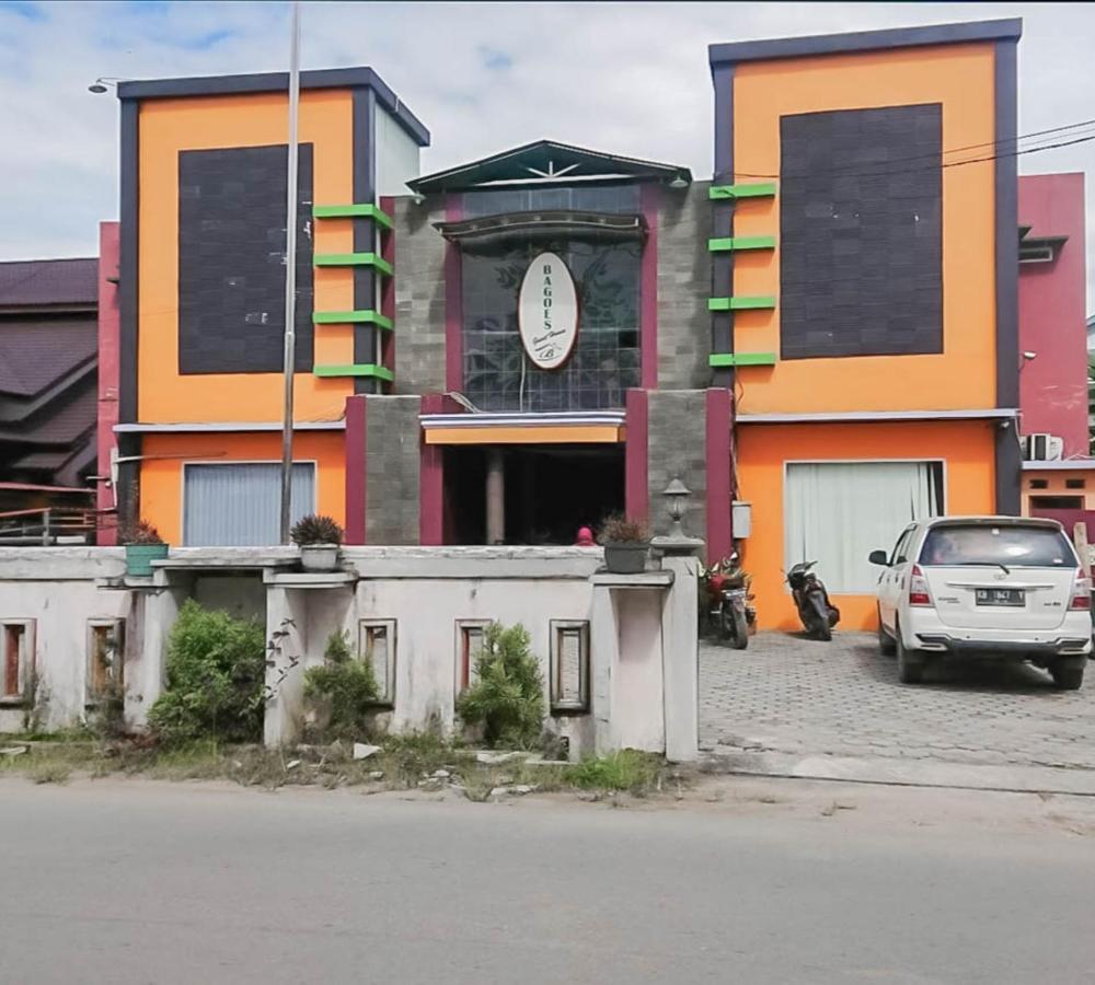 Urbanview Hotel Bagoes Sintang By Reddoorz Zewnętrze zdjęcie
