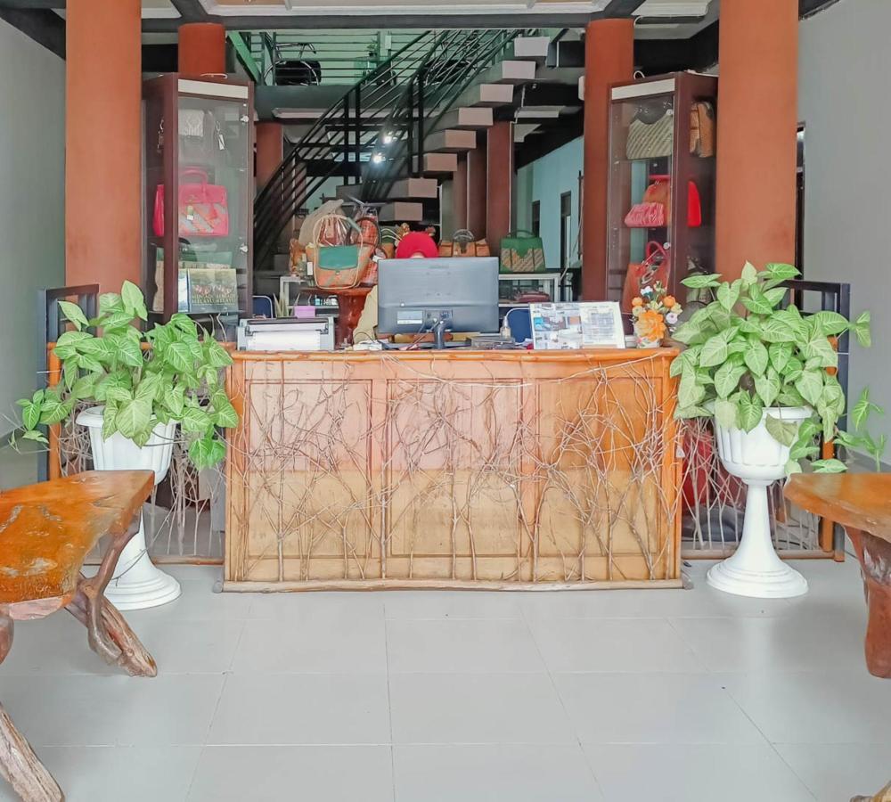 Urbanview Hotel Bagoes Sintang By Reddoorz Zewnętrze zdjęcie